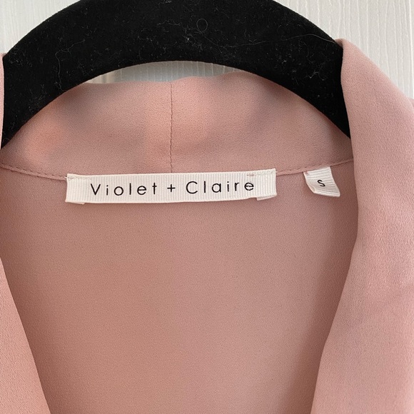 Violet + Claire Dusty Pink Sleeveless Draped Blouse - Picture 2 of 5
